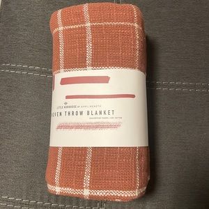 NWT Little Korboose Woven Throw Blanket